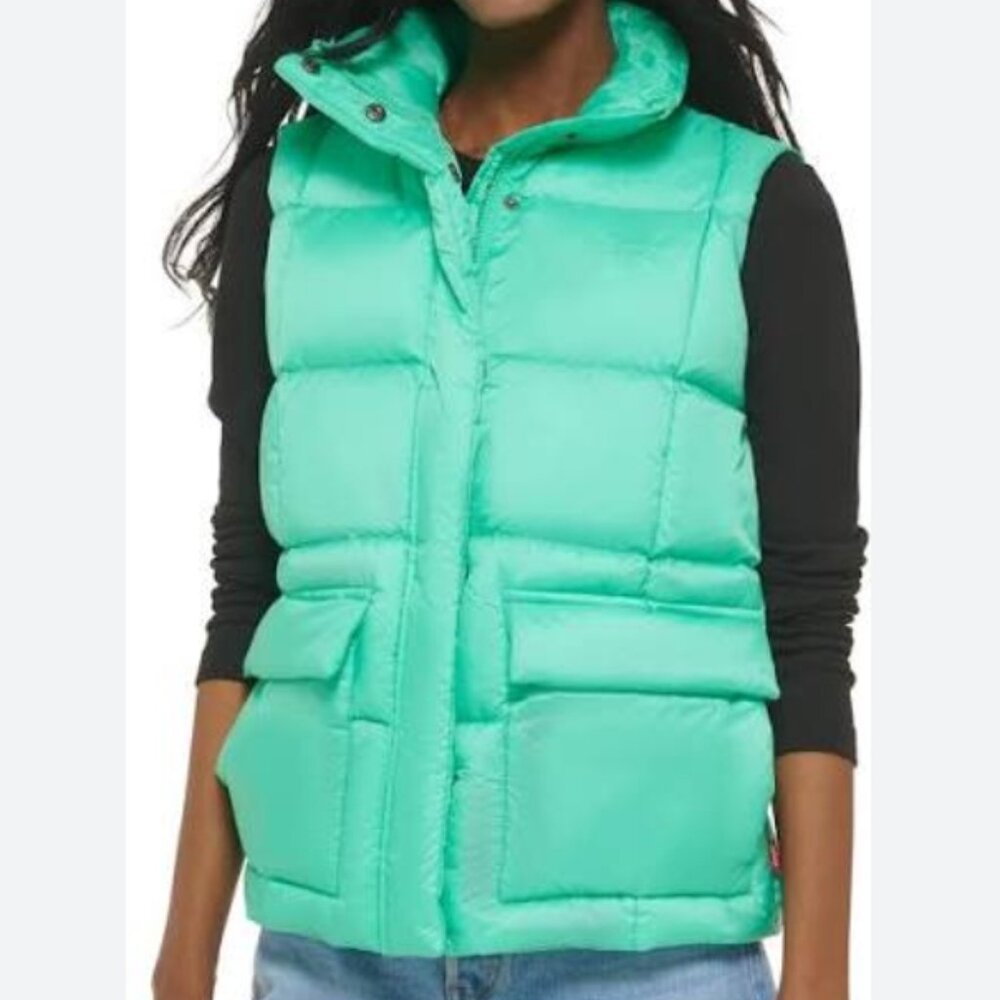 💕Puffer Vest by Levi's 💕